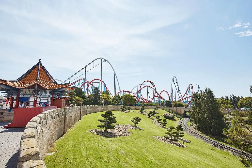 PortAventura Hotel: Theme Park Access Included Salou 4*,
