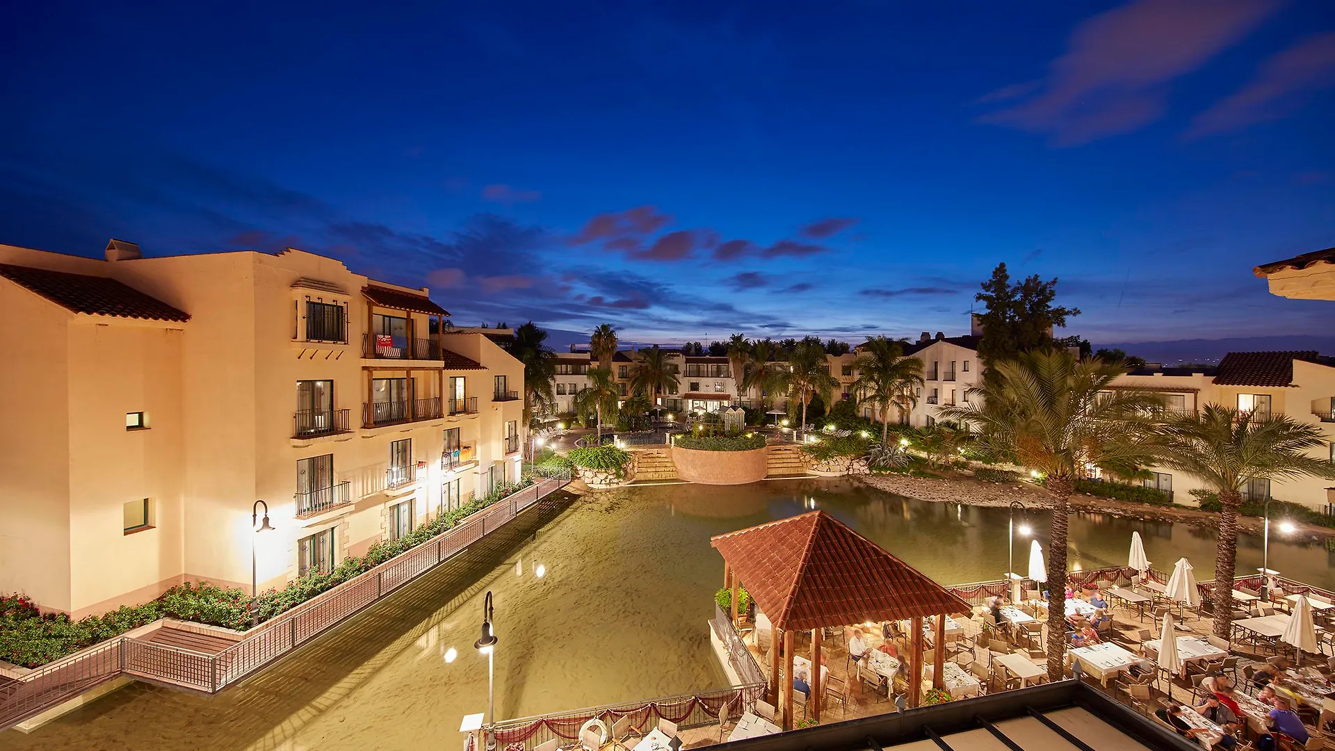 PortAventura Hotel: Theme Park Access Included Salou