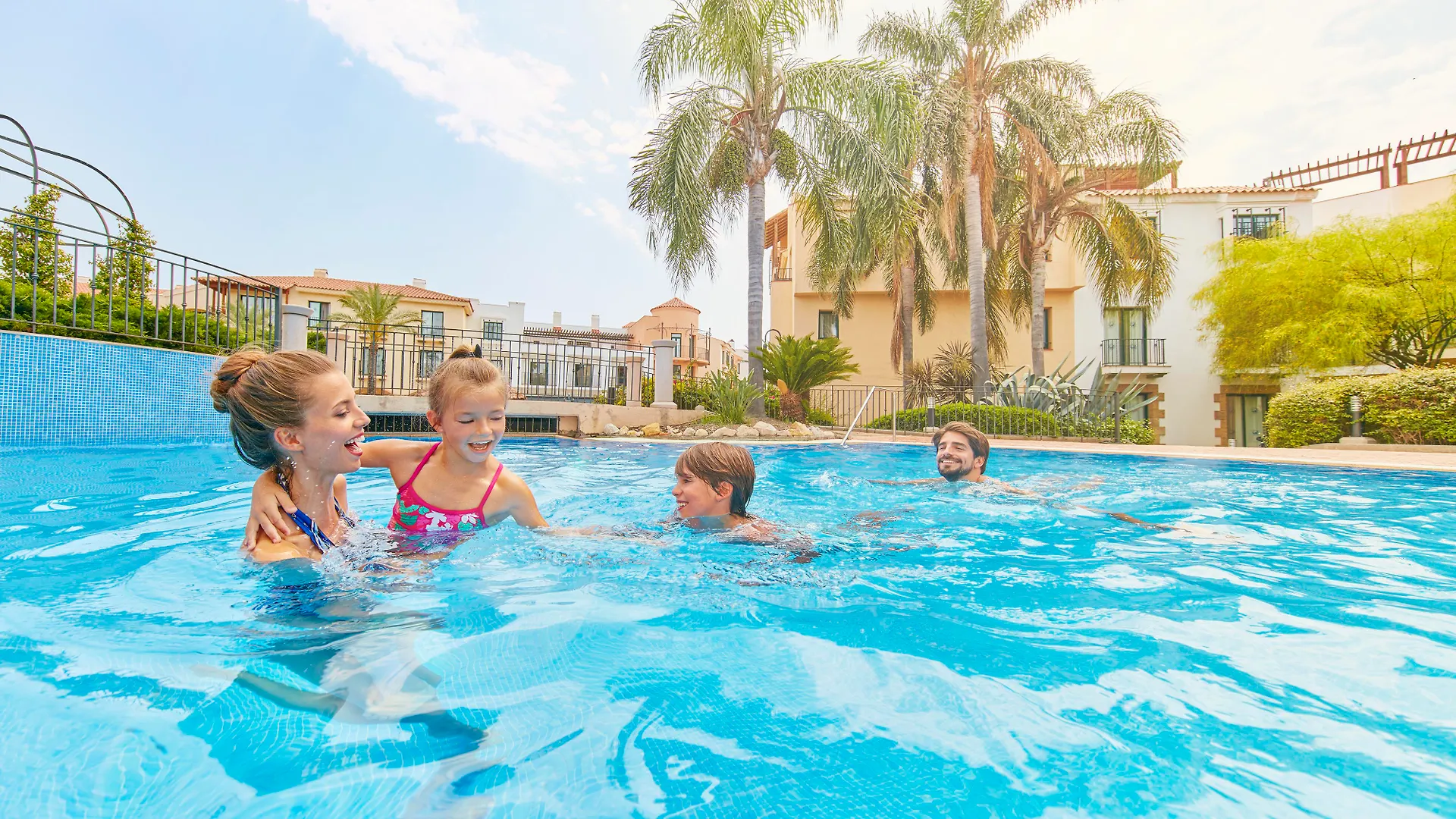 PortAventura Hotel: Theme Park Access Included Salou