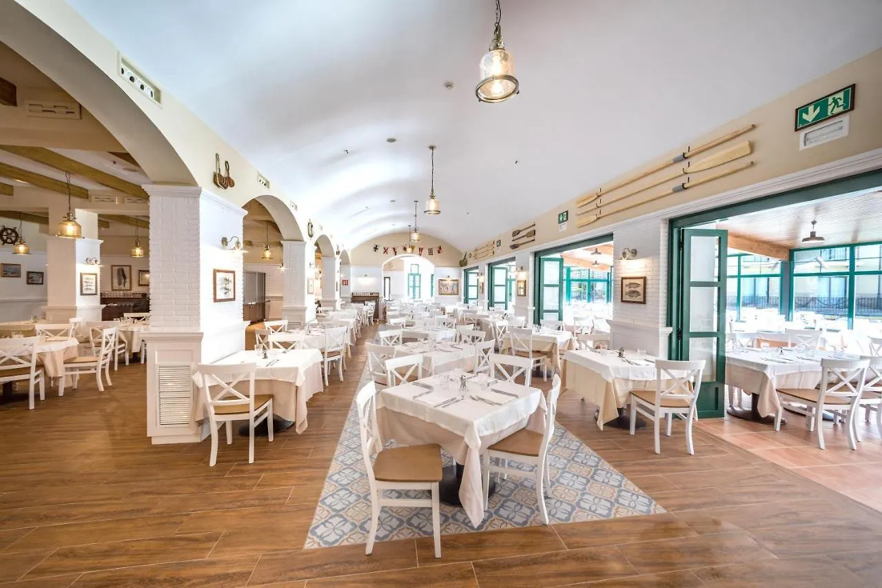 Hotel PortAventura Hotel: Theme Park Access Included Salou