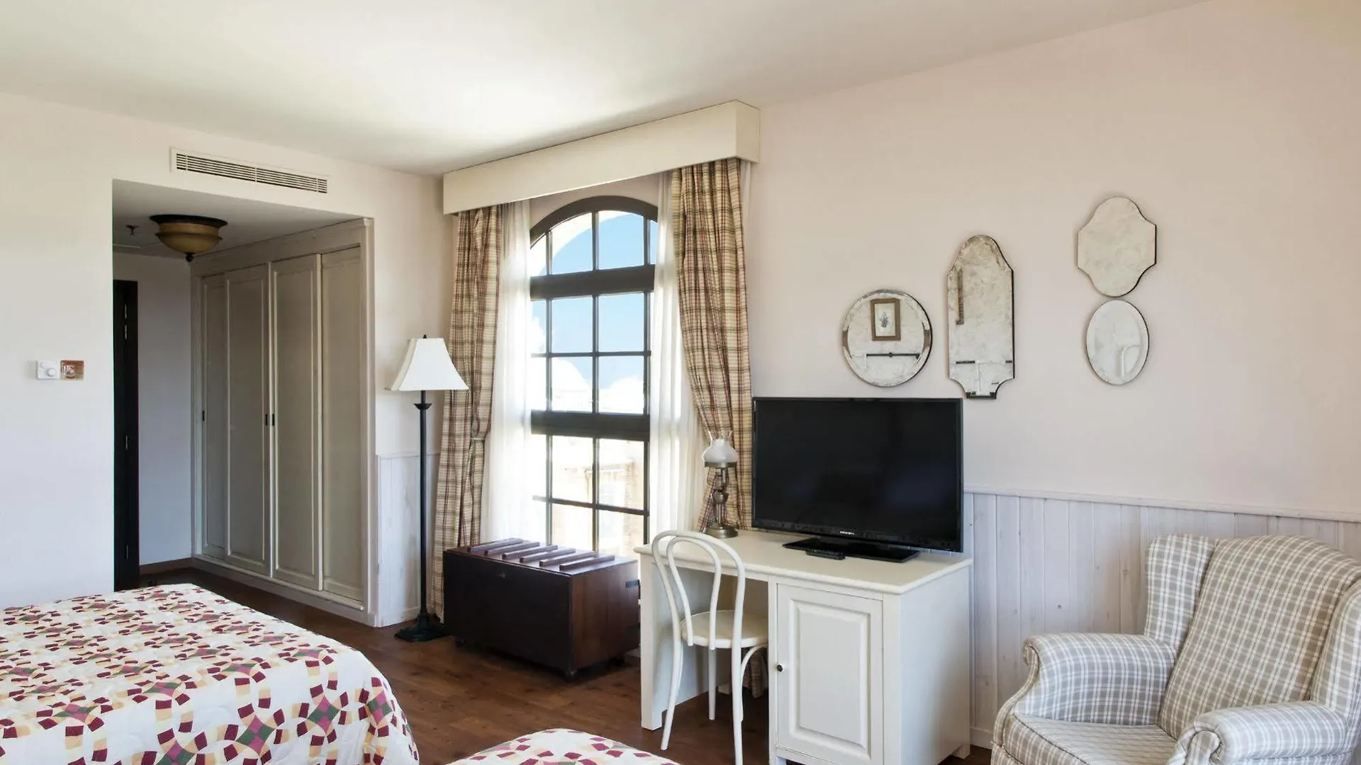 Portaventura Hotel Portaventura - Includes Unlimited Access To Portaventura Park & 1 Access To Ferrari Land Salou 4*,  Spanien